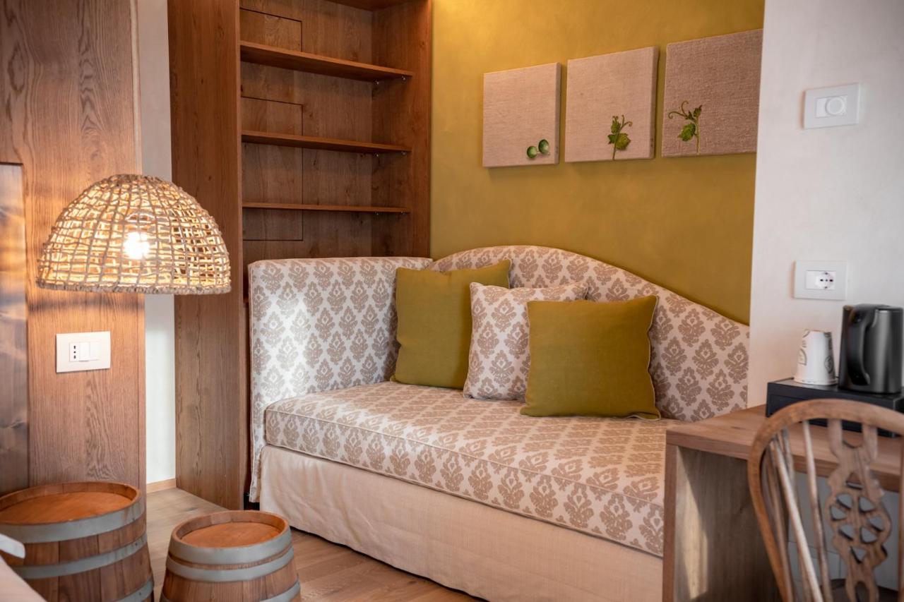 Conti Thun Wine Resort Puegnago del Garda Exterior photo