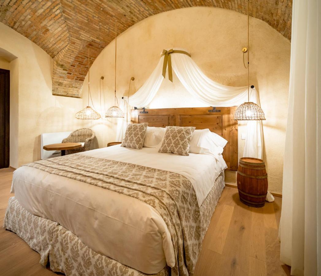 Conti Thun Wine Resort Puegnago del Garda Exterior photo