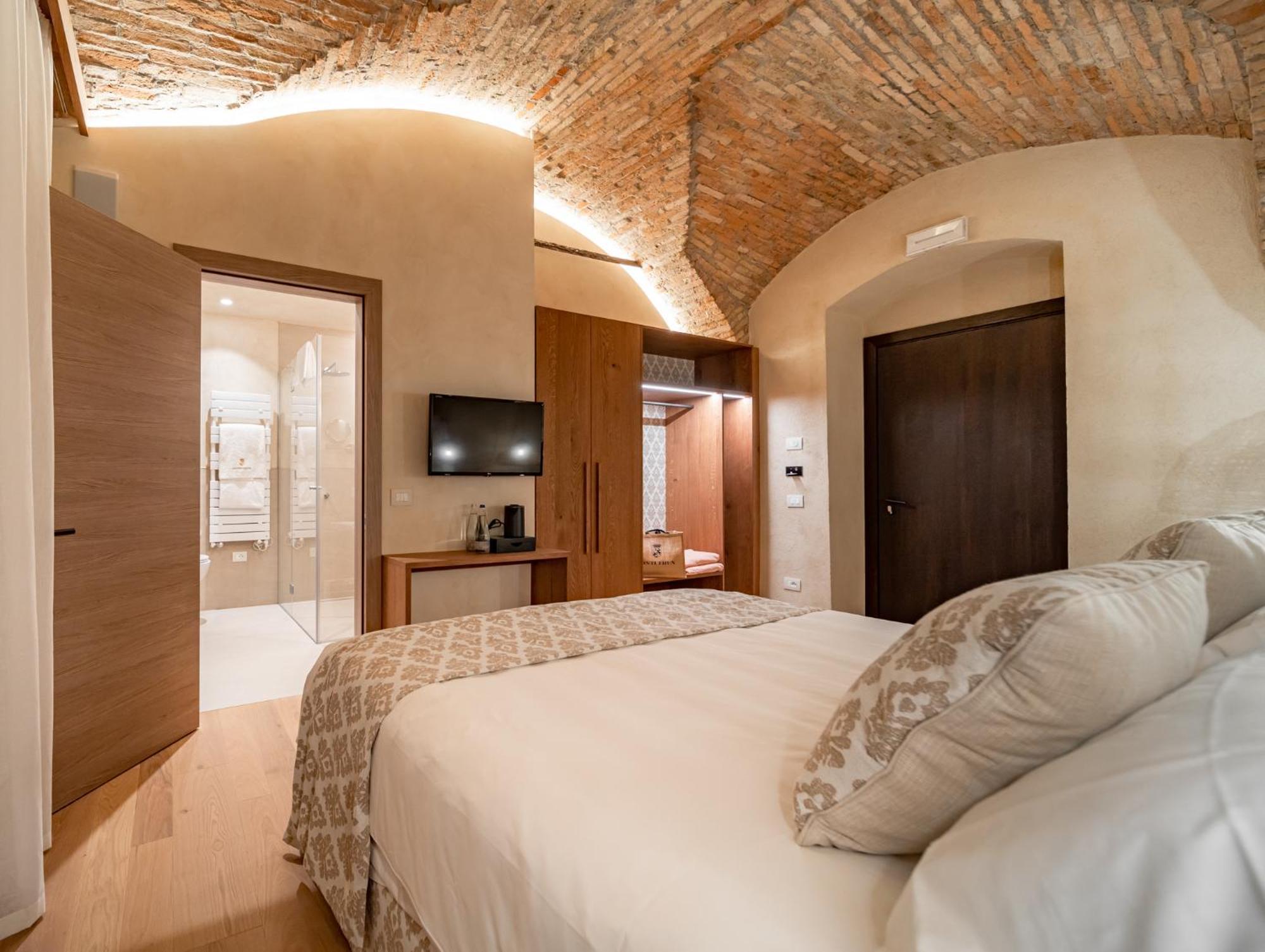 Conti Thun Wine Resort Puegnago del Garda Exterior photo