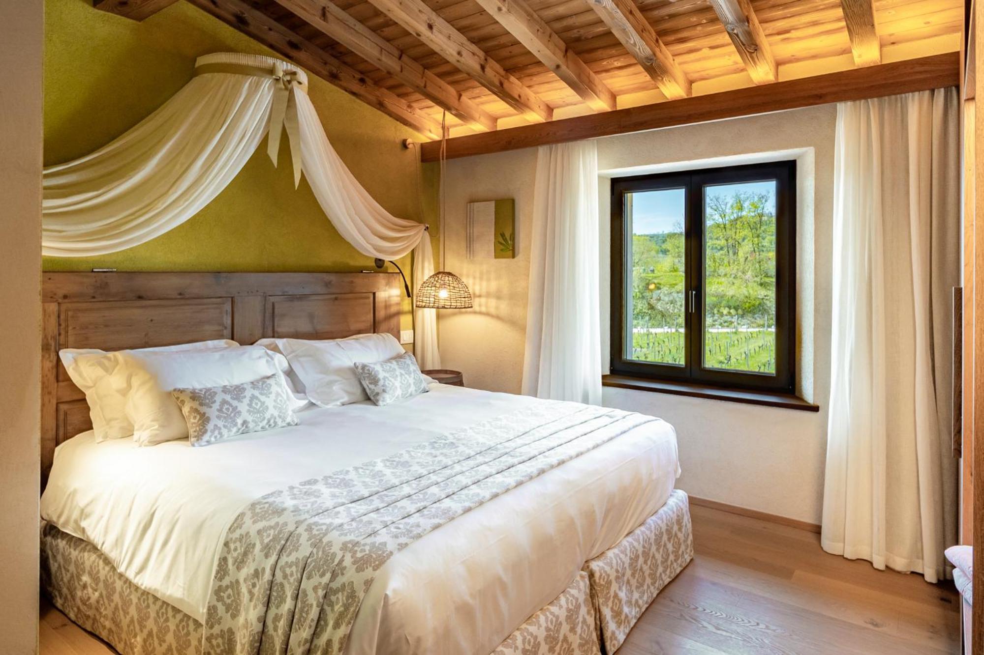 Conti Thun Wine Resort Puegnago del Garda Exterior photo